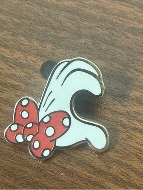 5/$25 Disney Minnie Mouse Left‎ Hand Glove Pin